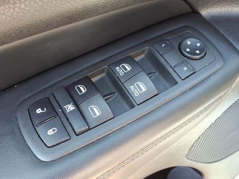 Used 2022 Jeep Grand Cherokee Limited AWD/4WD image 19
