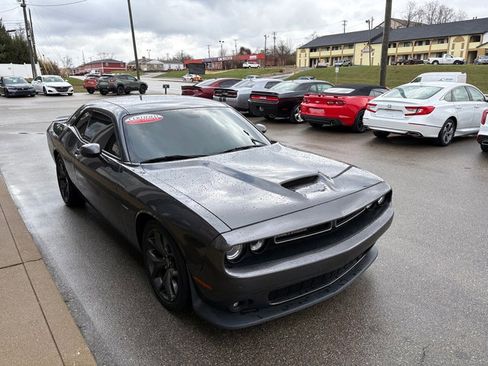 Used 2019 Dodge Challenger R/T image 6