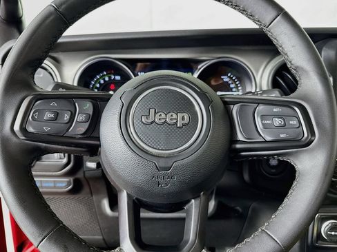 Used 2023 Jeep Wrangler Unlimited AWD/4WD image 39