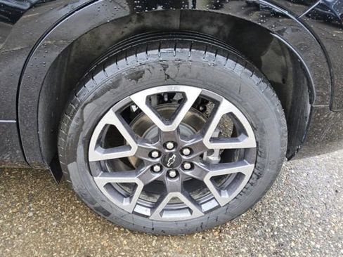 Used 2025 Chevrolet Blazer RS w/ Enhanced Convenience Package image 4