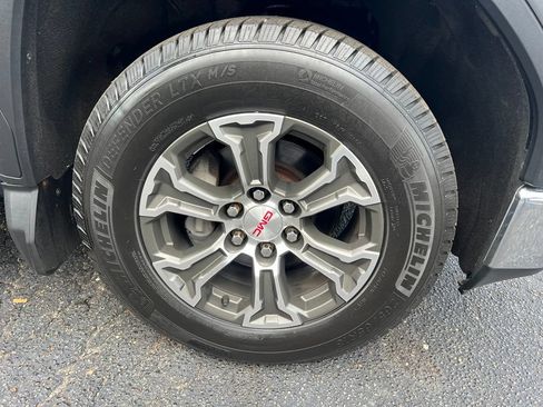 Used 2020 GMC Sierra 1500 SLE w/ X31 Off-Road Package AWD/4WD image 13