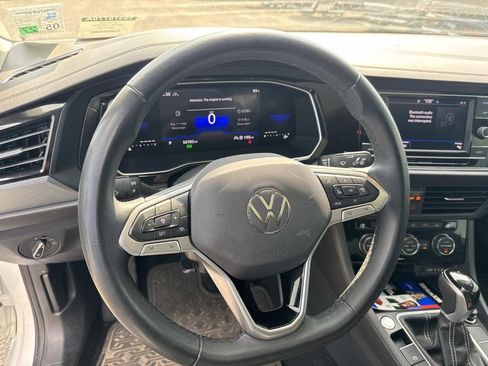 Used 2024 Volkswagen Jetta SE w/ Panoramic Sunroof Package FWD image 26