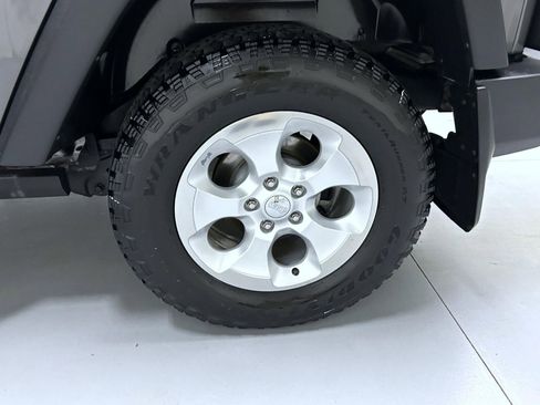 Used 2017 Jeep Wrangler Sport w/ Quick Order Package 24S AWD/4WD image 20
