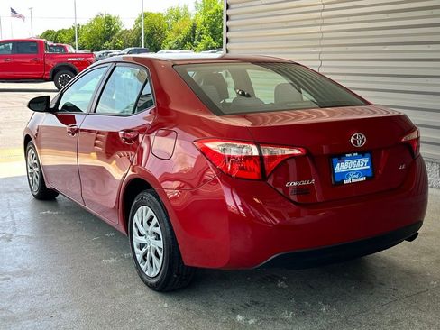 Used 2018 Toyota Corolla LE FWD image 10