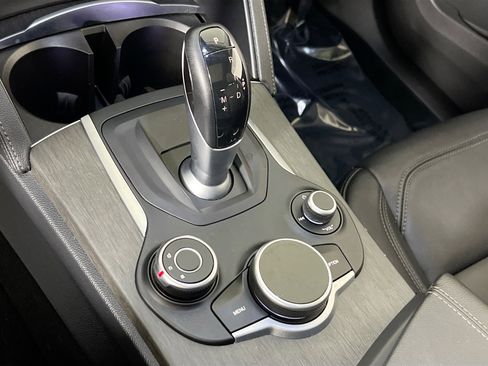 Used 2019 Alfa Romeo Stelvio Ti image 17