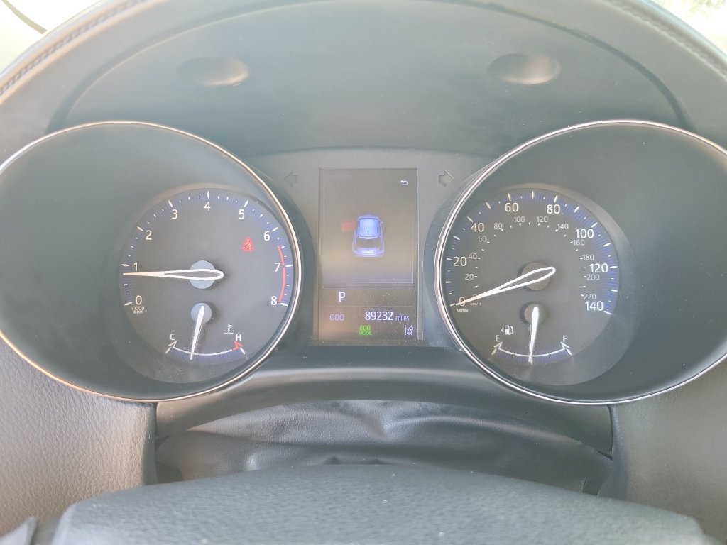 Used 2021 Toyota C-HR LE FWD image 20
