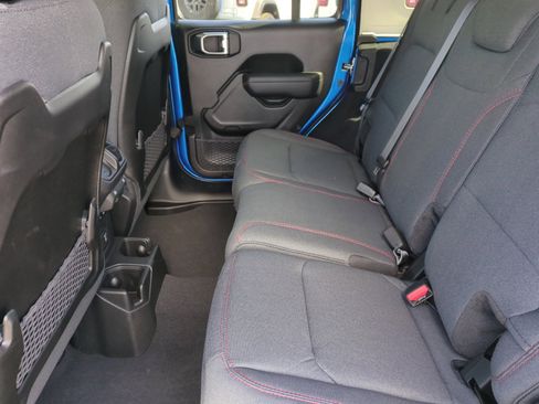 New 2025 Jeep Wrangler Unlimited Rubicon image 17