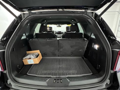 Used 2020 Ford Explorer ST image 12