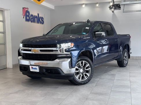 Certified 2022 Chevrolet Silverado 1500 LT image 2