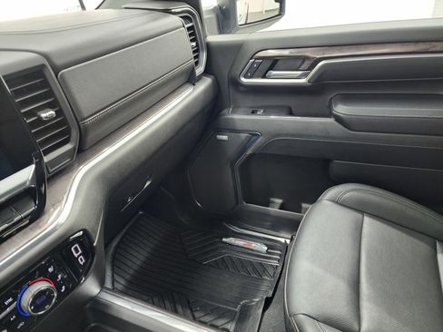 Used 2024 Chevrolet Silverado 2500 LTZ w/ LTZ Premium Package image 13