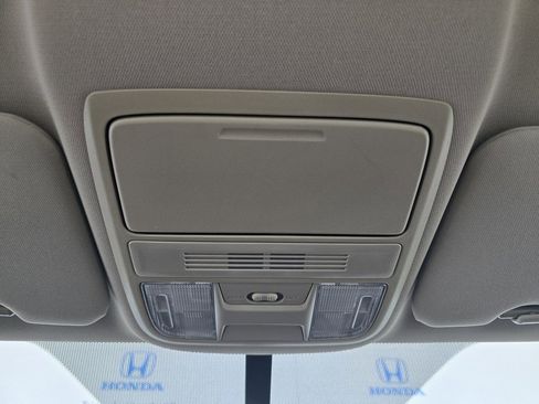 Used 2019 Honda CR-V LX image 11