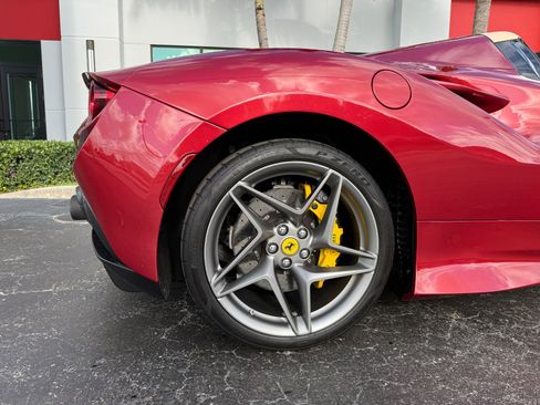 Used 2023 Ferrari F8 Tributo image 3