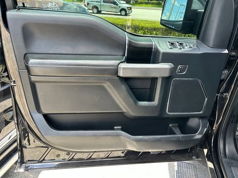 Used 2019 Ford F150 Platinum w/ Equipment Group 701A Luxury AWD/4WD image 17