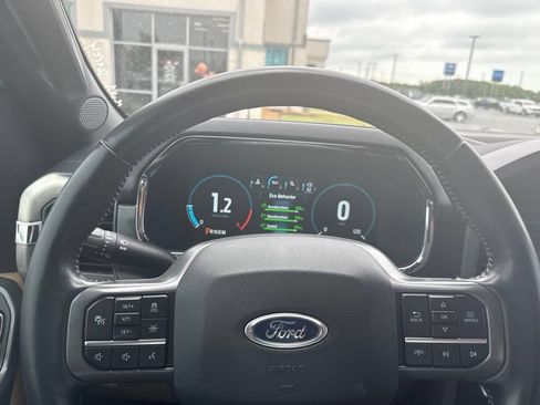 Used 2022 Ford F150 Lariat RWD image 23