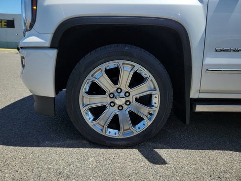 Used 2018 GMC Sierra 1500 Denali w/ Denali Ultimate Package AWD/4WD image 9