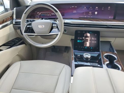 Certified 2026 Cadillac Escalade Platinum Sport image 17