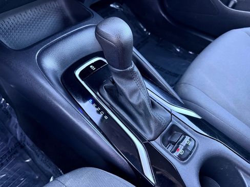 Used 2022 Toyota Corolla LE image 16