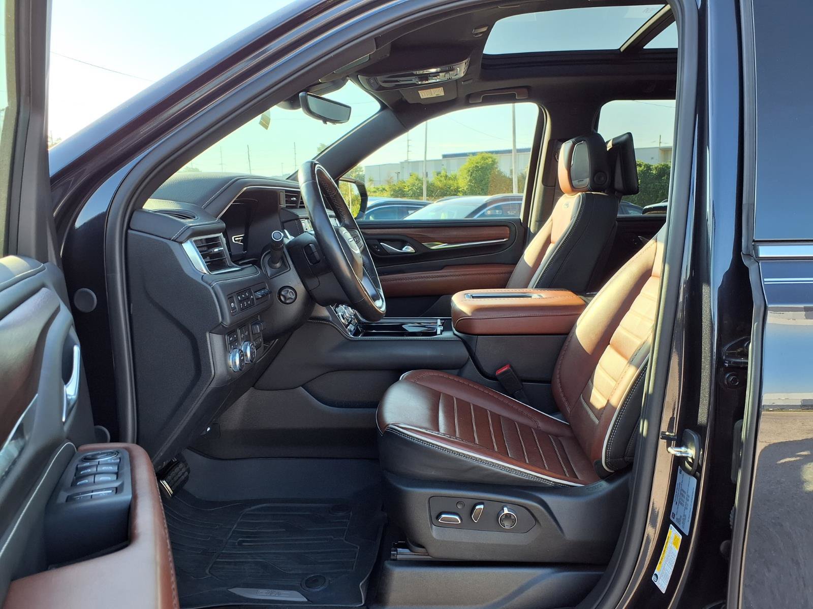 Used 2024 GMC Yukon Denali Ultimate AWD/4WD image 27
