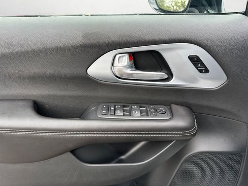 New 2026 Chrysler Pacifica Limited w/ S Appearance Package image 23