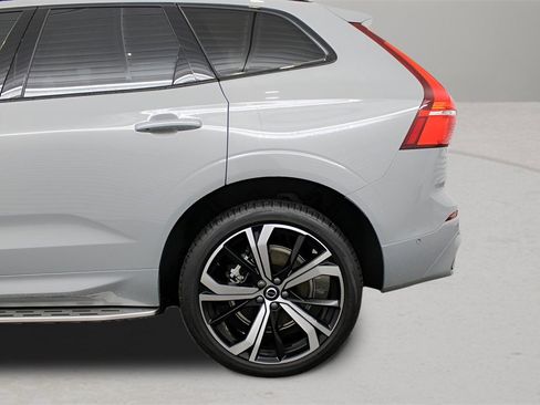 Certified 2025 Volvo XC60 T8 Ultra w/ Protection Package Premier image 14