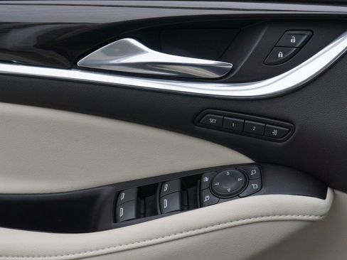 Used 2023 Buick Enclave Premium w/ Experience Buick Package image 20