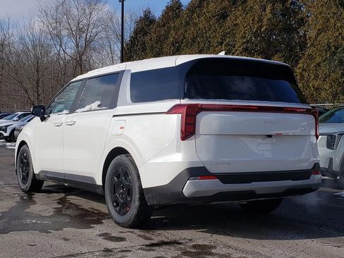 New 2026 Kia Carnival FWD image 4