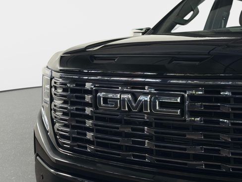 Used 2025 GMC Sierra 1500 Denali Ultimate AWD/4WD image 11