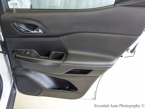 Used 2023 GMC Acadia SLT FWD image 22
