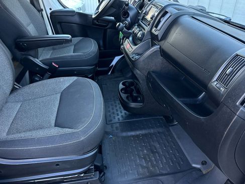 Used 2015 RAM ProMaster 2500 w/ Interior Convenience Group image 15