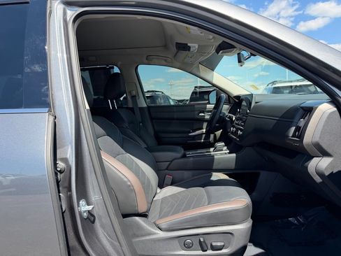 Used 2025 Nissan Pathfinder Platinum w/ Cargo Package FWD image 24