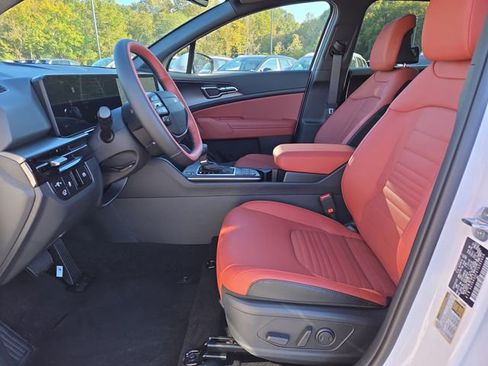 New 2026 Kia Sportage SX FWD image 5