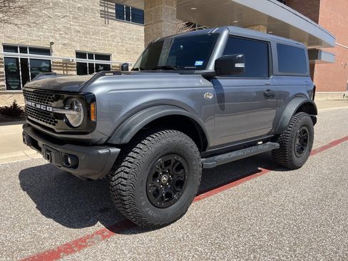 Used 2023 Ford Bronco Wildtrak image 1