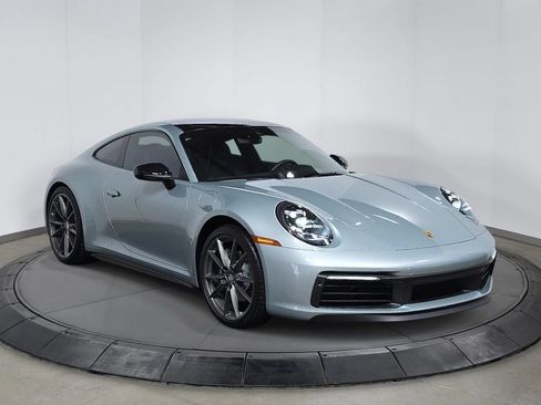 Certified 2024 Porsche 911 Carrera T RWD image 9