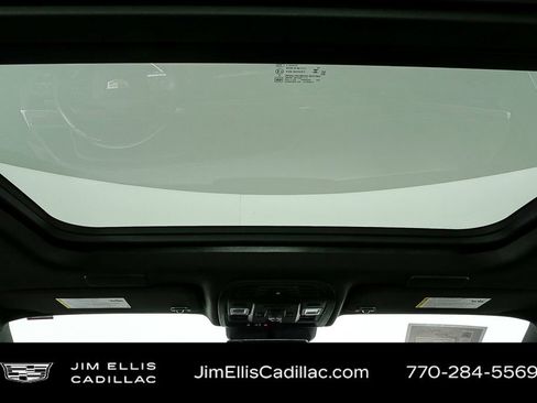 Used 2024 Cadillac Escalade ESV Premium Luxury image 21