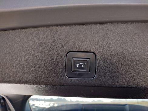 Used 2022 Buick Encore GX Essence w/ Advanced Technology Package image 18