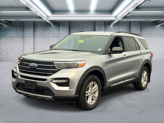 Certified 2023 Ford Explorer XLT w/ Equipment Group 202A AWD/4WD image 1