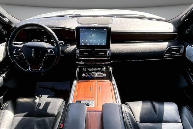 Used 2019 Lincoln Navigator Reserve AWD/4WD image 7