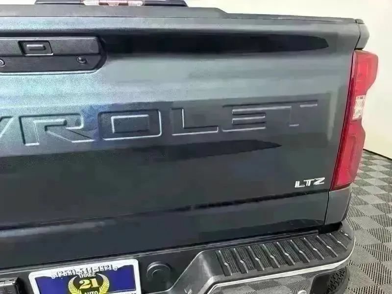 Used 2020 Chevrolet Silverado 1500 LTZ AWD/4WD image 11