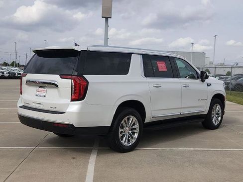 Used 2023 GMC Yukon XL SLT w/ SLT Premium Package image 5