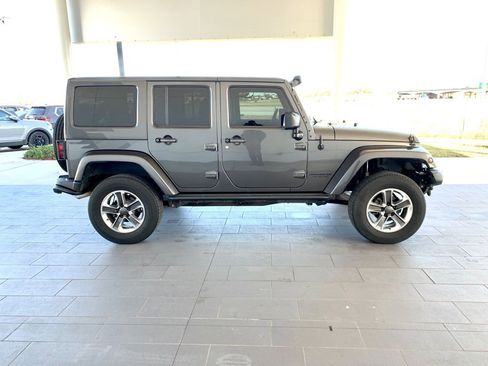 Used 2017 Jeep Wrangler Unlimited Sahara image 4