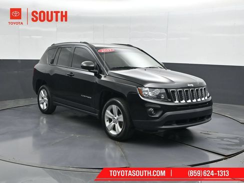 Used 2017 Jeep Compass Sport w/ Power Value Group FWD image 4