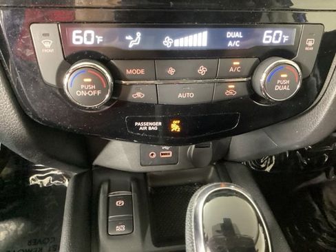 Used 2019 Nissan Rogue SV w/ Sun & Sound Touring Package image 25