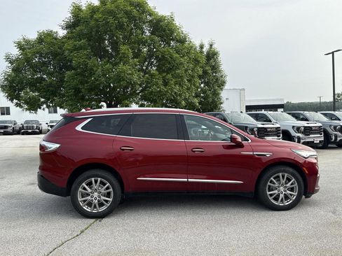 Used 2022 Buick Enclave Premium w/ Experience Buick Package image 4