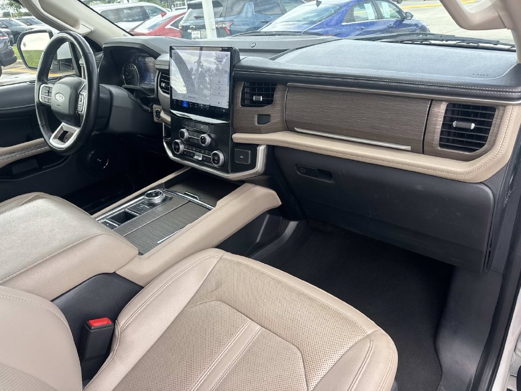 Used 2024 Ford Expedition Max Limited RWD image 19