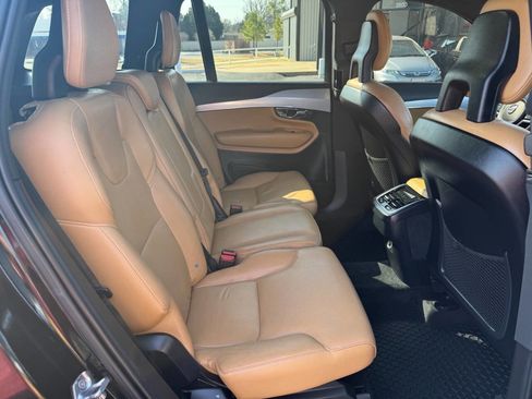 Used 2017 Volvo XC90 T6 Momentum w/ Vision Package image 23