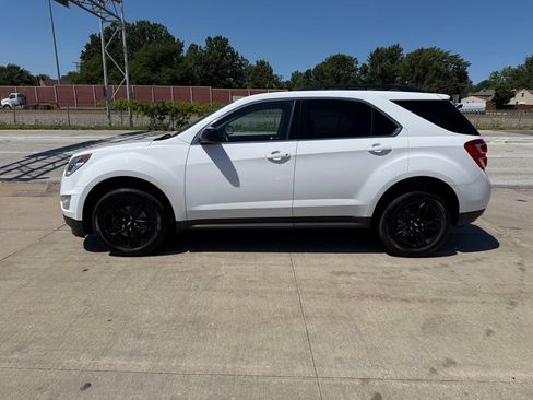 Used 2017 Chevrolet Equinox LT w/ Sport Edition FWD image 12