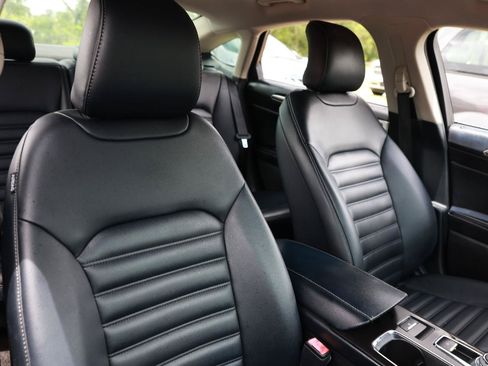 Used 2019 Ford Fusion SEL FWD image 16