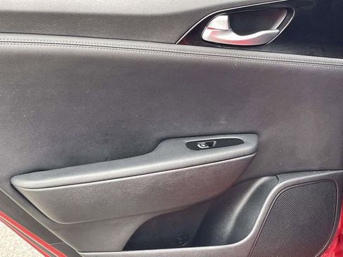 Used 2019 Kia Stinger image 9