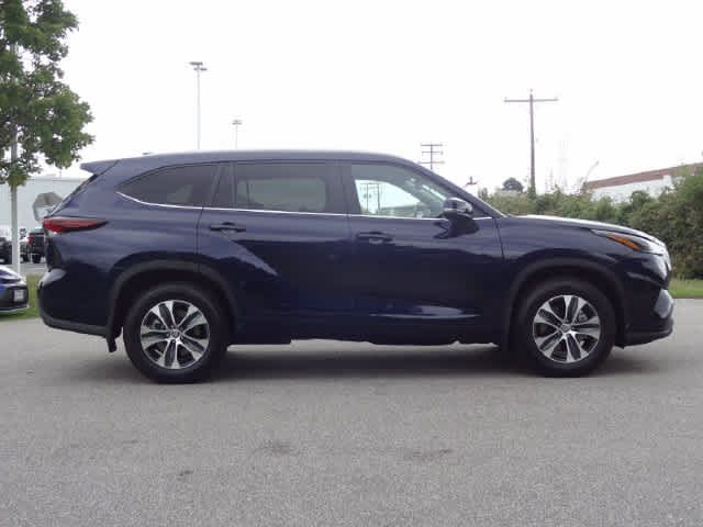 Certified 2026 Toyota Highlander XLE AWD/4WD image 4
