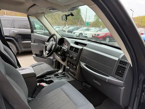 Used 2012 Jeep Liberty Sport w/ Popular Equipment Group AWD/4WD image 9